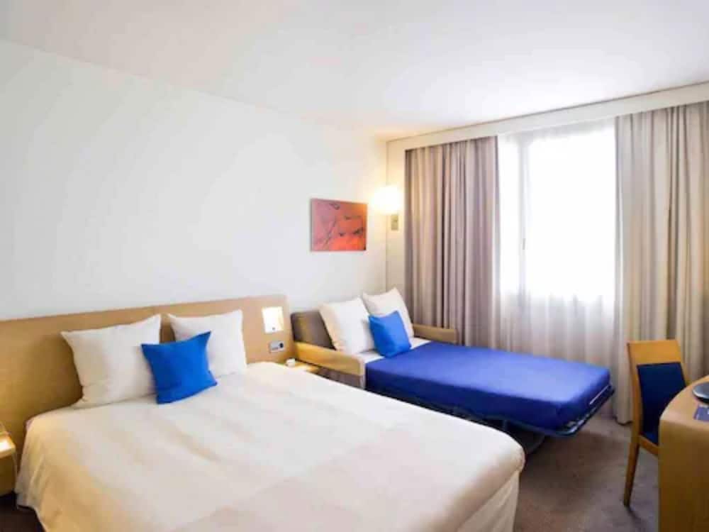 Vitrolles Vacations - ibis Styles Marseille Provence Aeroport - Property Image 5
