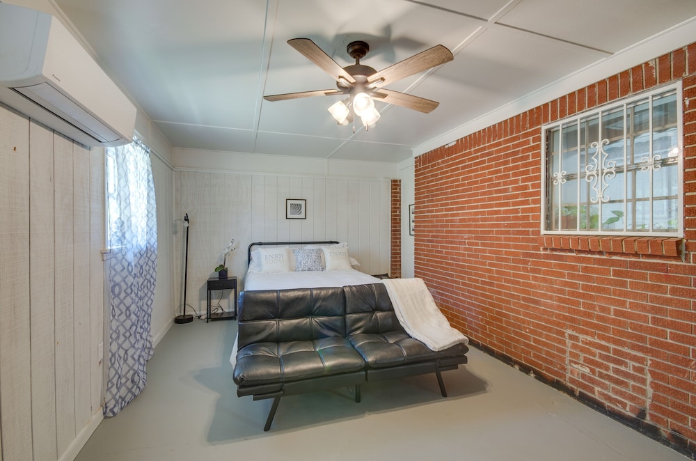 9 Mi to Water Park: Silver Creek Gem w/ Fireplace! view 3