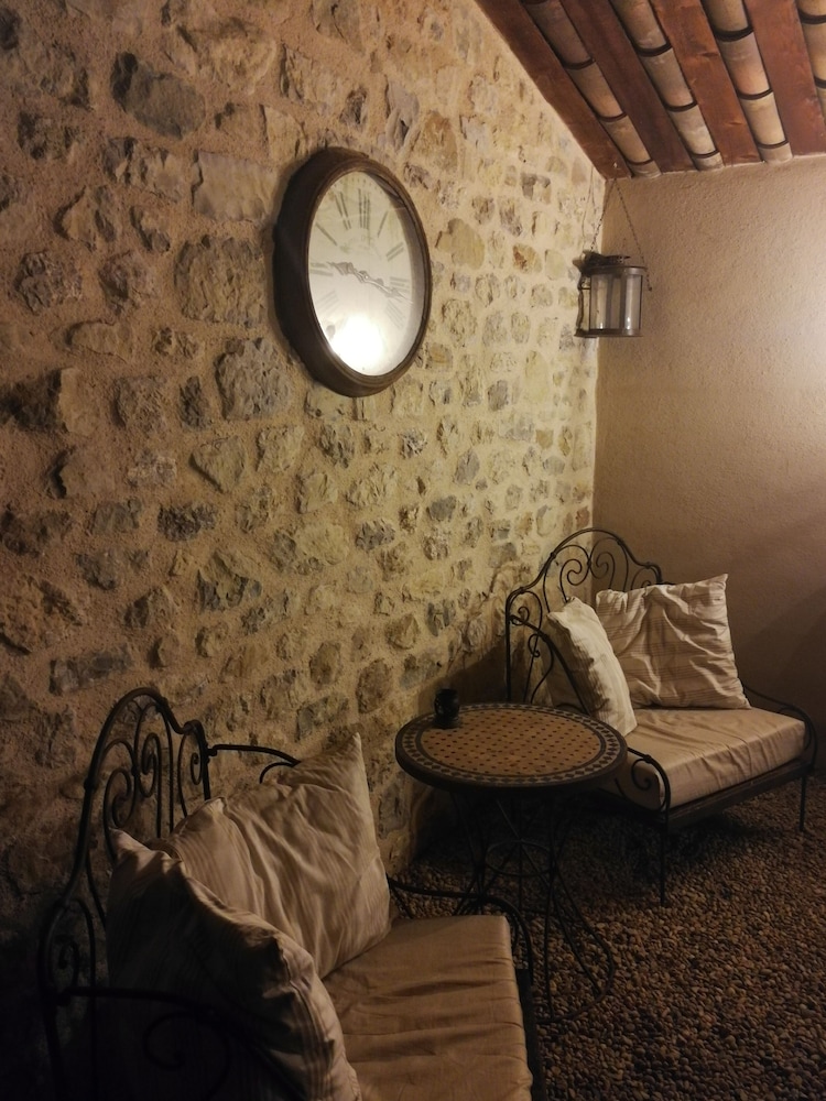 Photo 48