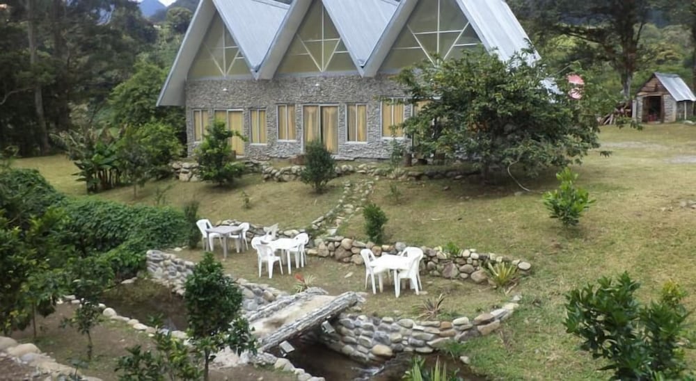 Hotel Fireside Inn and Grill - Image 1