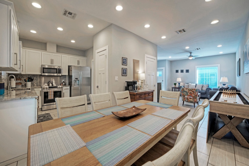Villa La Isla Family Condo With Pool Near Corpus Christi s Best Beaches Dining