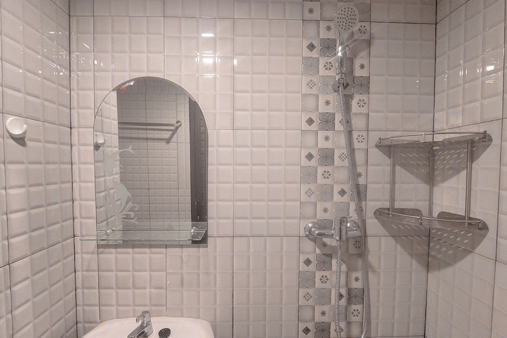 Best Deal Studio At De Prima Apartment
