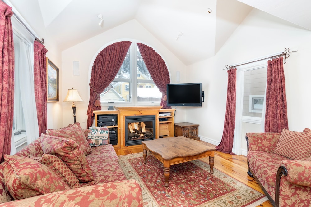 Hruza Hideout by Avantstay Quiet Apartment in Telluride s Historic District Permit 16094