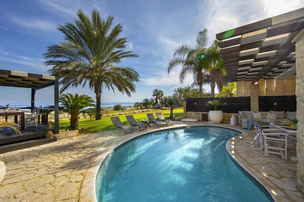 El Greco Seafront Villa