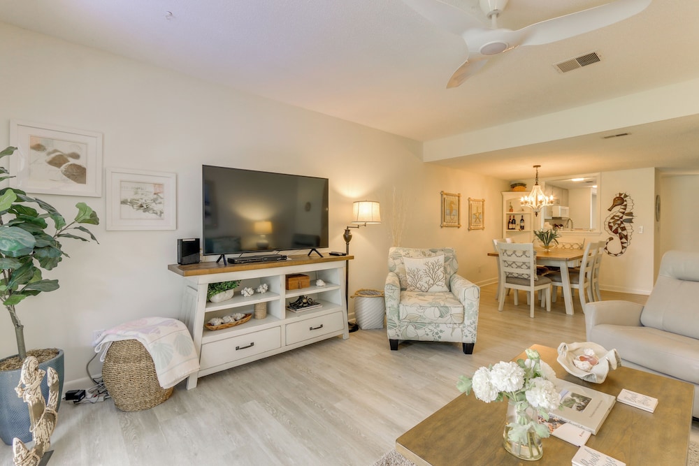 Steps to Beach & Pool: Hilton Head Island Condo!