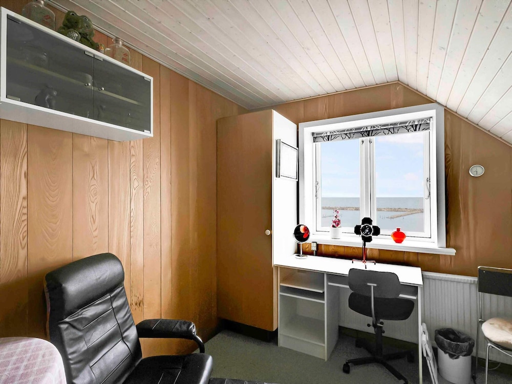 5 Star Holiday Home in Ronne