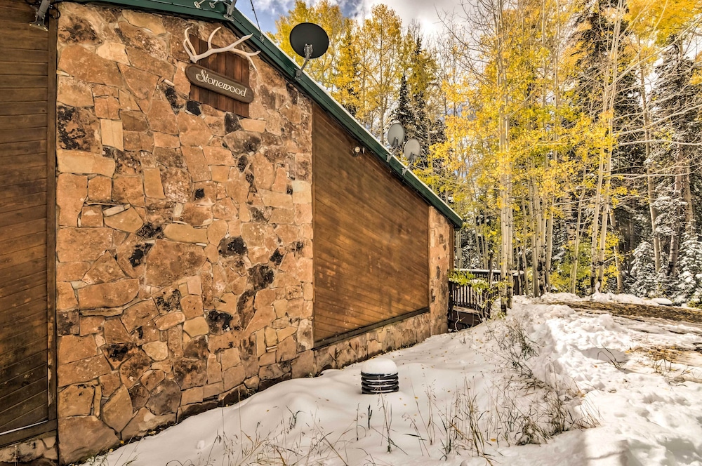 Beaver Vacations - The Cottages: Ski-in/out Retreat - Hike  Explore! - Property Image 4