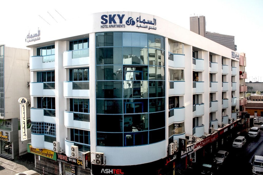 Hotel Sky Hotel Apartments - Image 1