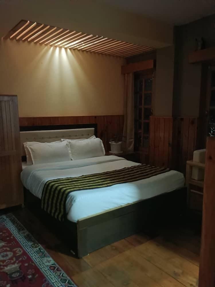 UV INN