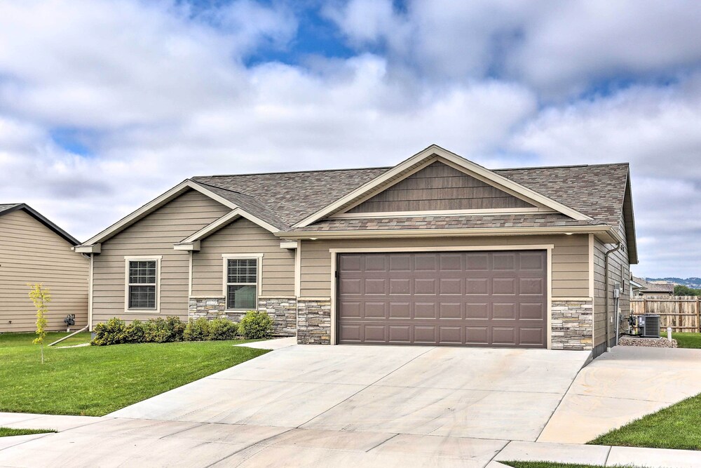 Rapid City Home w/ Patio < 5 Mi to Downtown! view 5