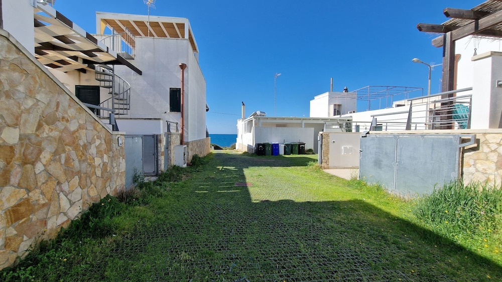 Villetta Charme 2 in Capilungo 5 Guests by the sea