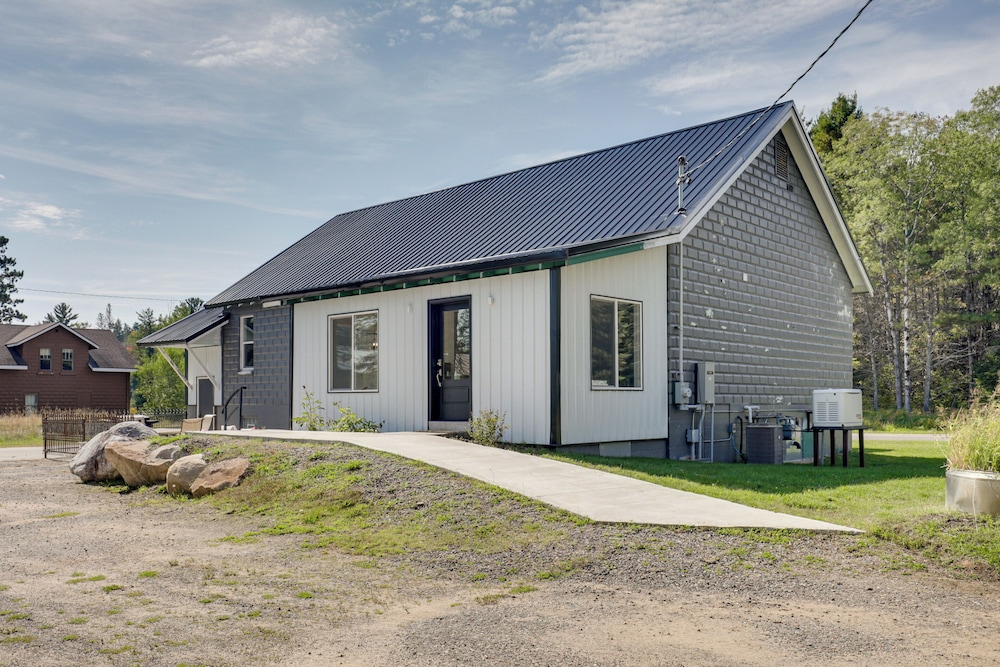 'the Townhall' Northwoods Retreat w/ Large Patio!