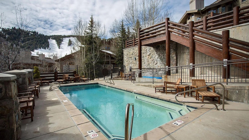 Pine Inn at Trail's End Lodge - Two Bedroom Residence with Spa #7 2 Condo
