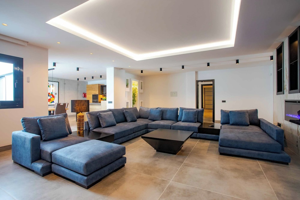 Villa Infinity