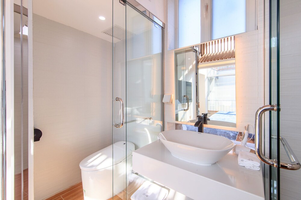 Isvara Flowing Ocean Guesthouse