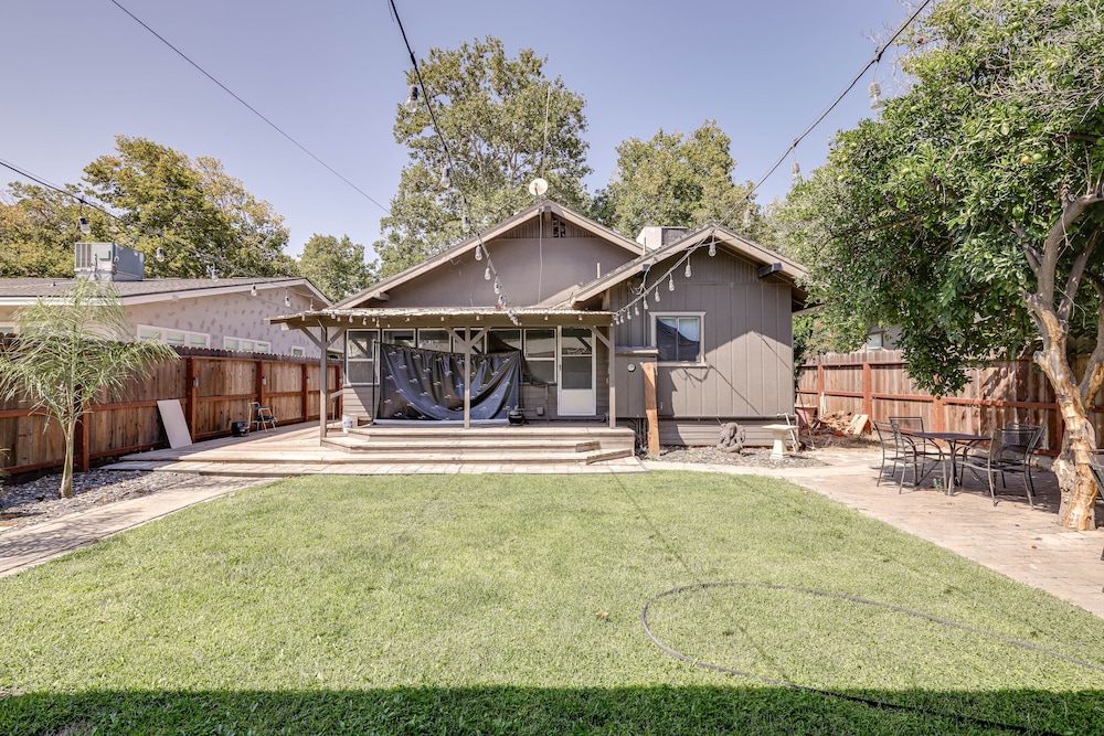 Sunny Turlock Cottage: Walk to Downtown! view 3
