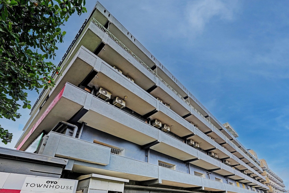 Spacious Comfort Stays at Ramamurthy Nagar