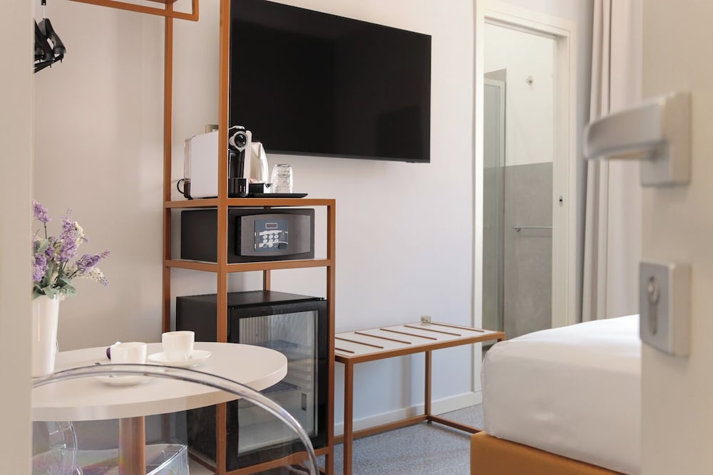 Velia Relais