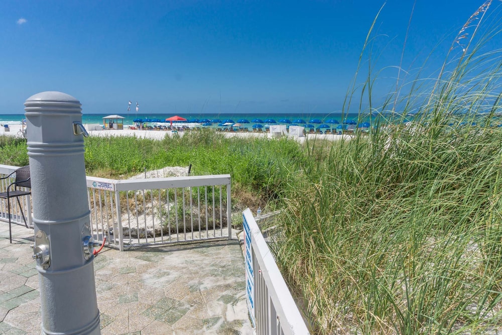 Edgewater Beach & Golf Resort by Panhandle Getaways