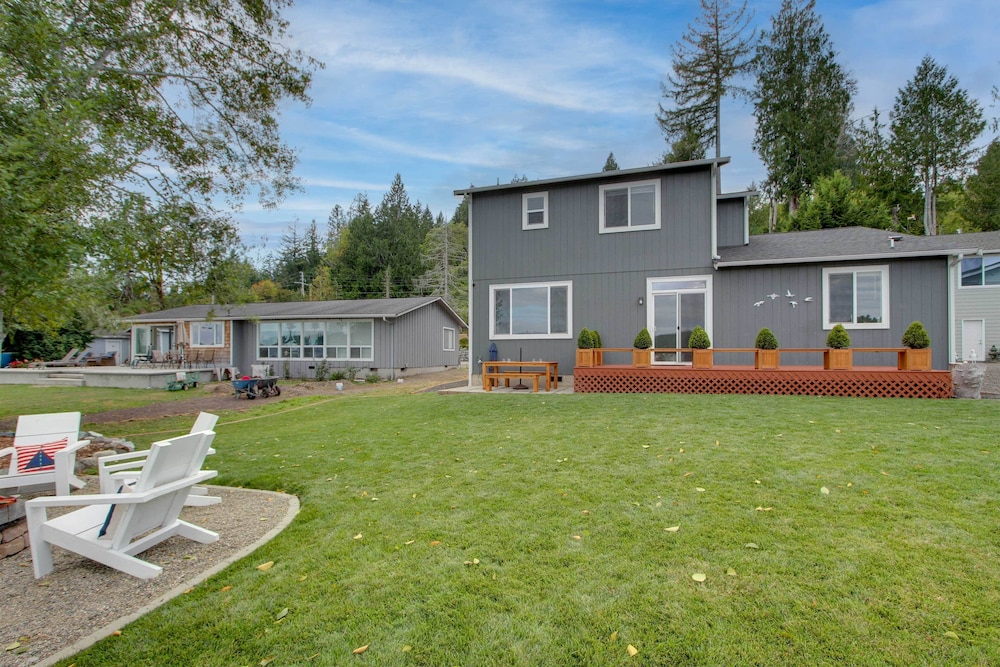 Waterfront Allyn Home With Fire Pit + 2 Kayaks! view 5