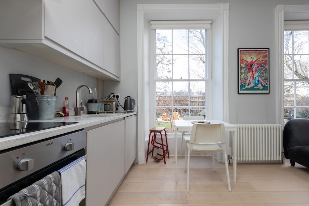 Beautiful and Light 1 Bedroom Flat Near Hackney Central