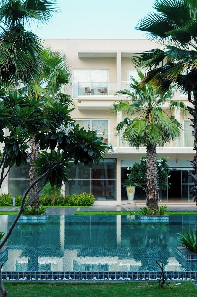Golden Sands - By The Bay Resorts