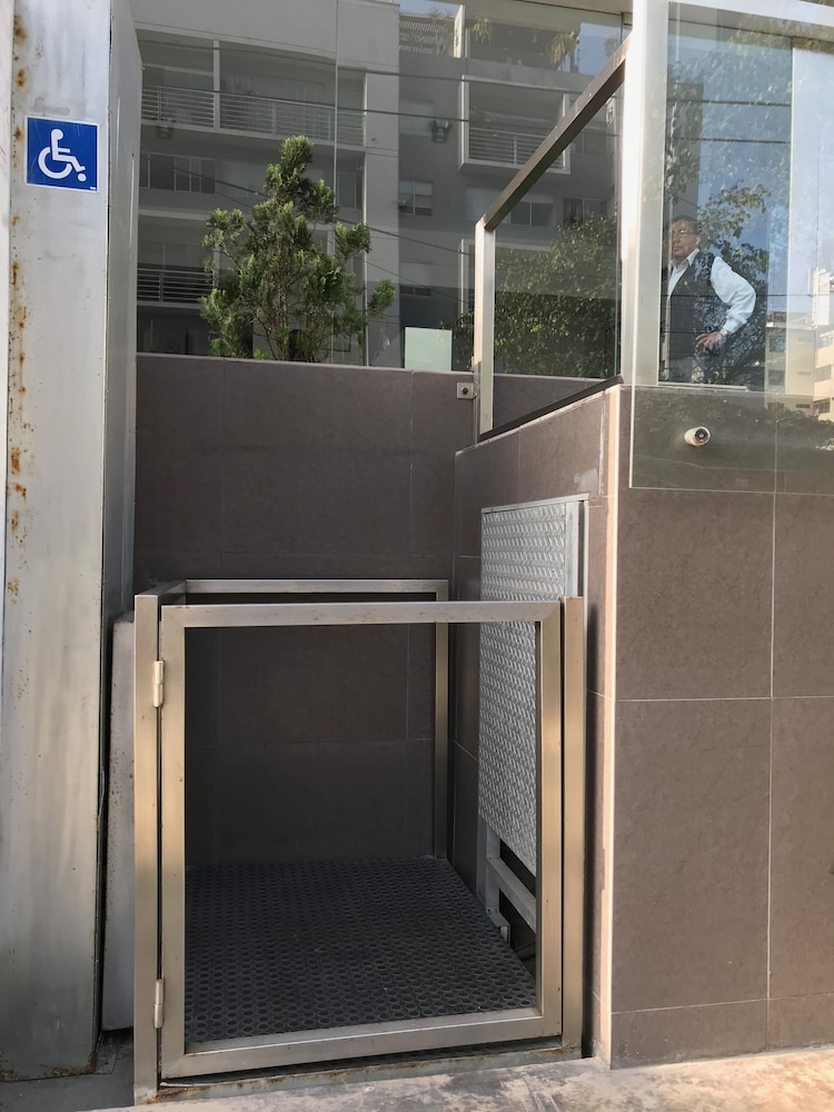 ALU Apartments - Miraflores Boardwalk
