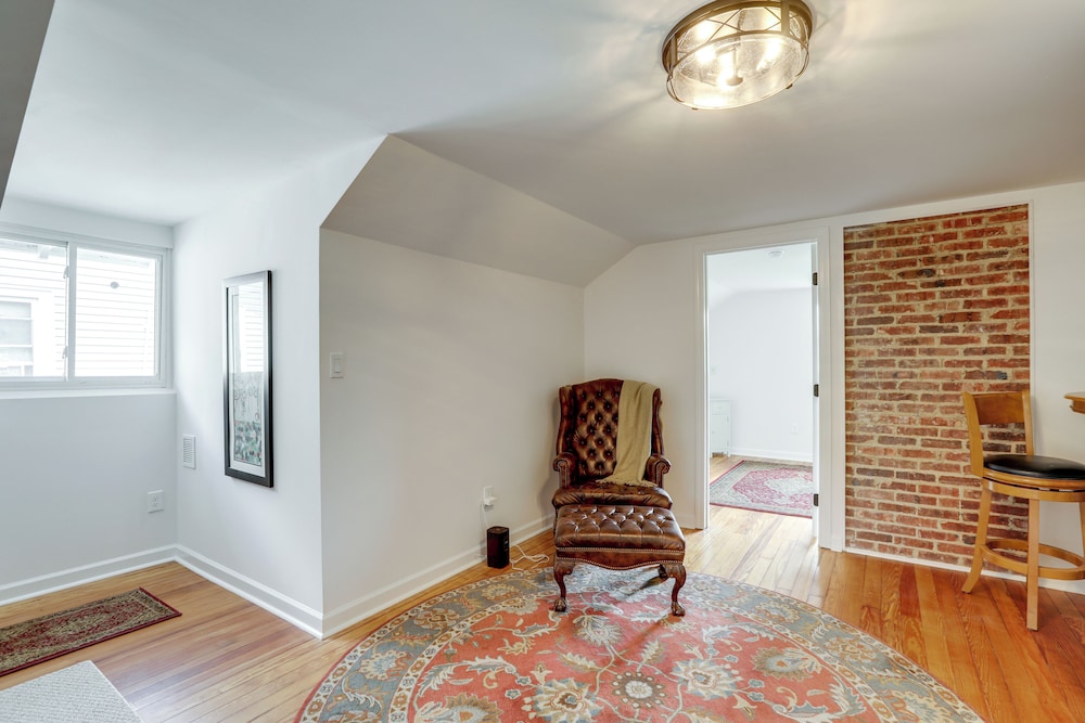1 Mi to Beaches & Boardwalk: Asbury Park Retreat