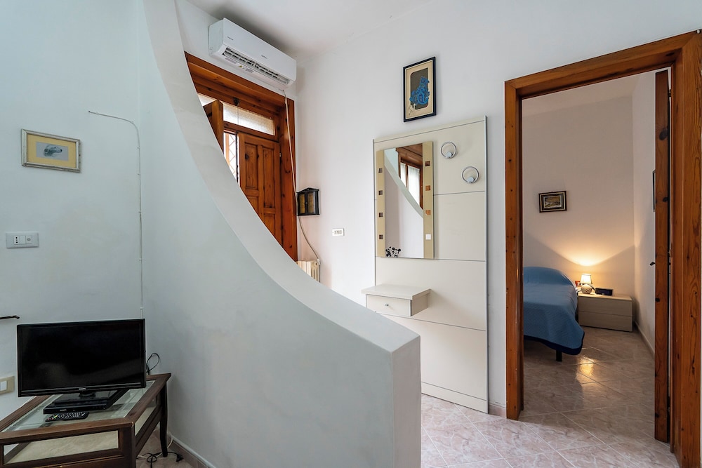 Casa Torre San Giovanni Near the Sea