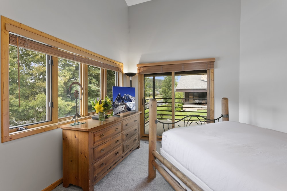 Courchevel at Deer Valley Resort - Two Bedroom Condo #C101 2 Condo