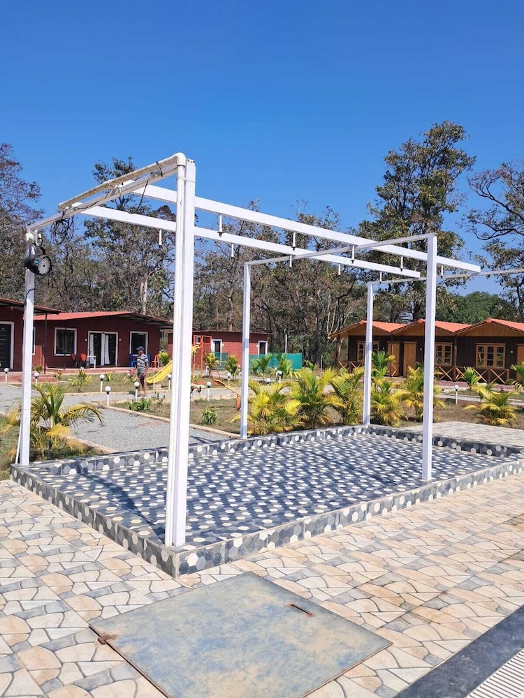 Cheetah Farms Jungle Stay
