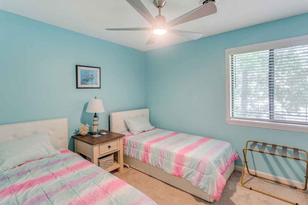 1/2 Mi to Shore: Condo w/ Balcony in Myrtle Beach!
