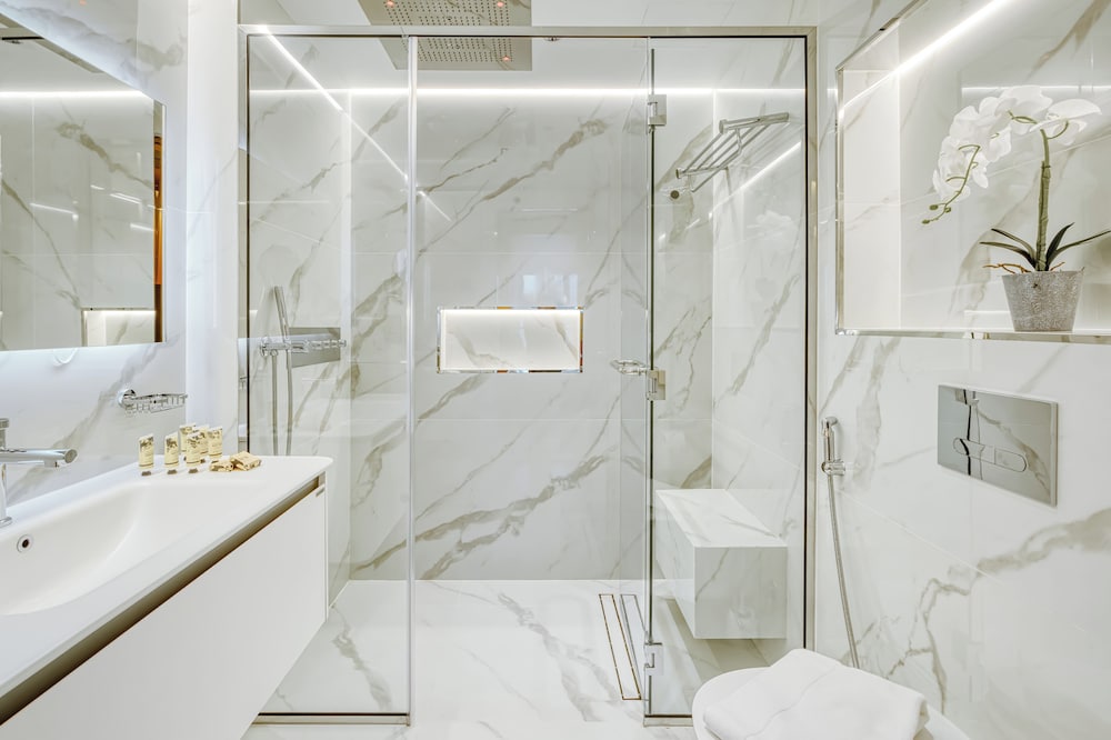 PVH - Studio - Emaar Fashion Avenue