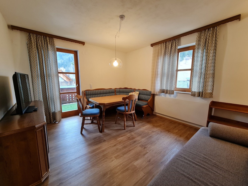 Cozy Apartment With Mountain View