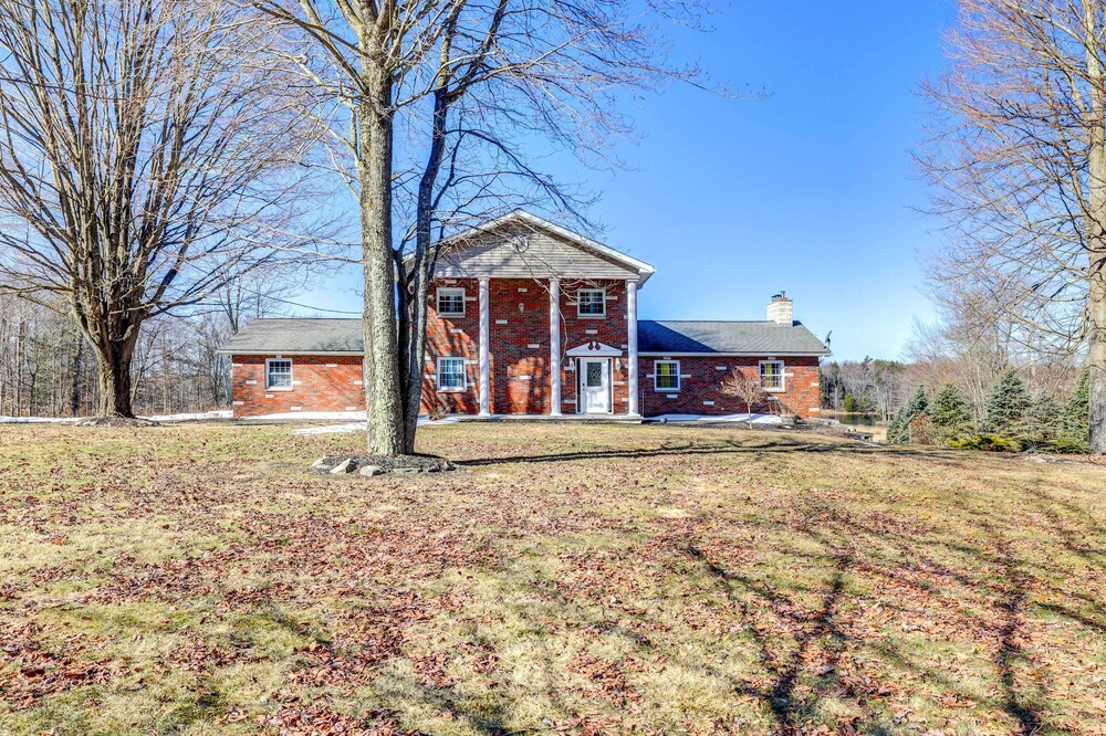 Grand Home w/ Game Room - 16 Mi to Kalahari!