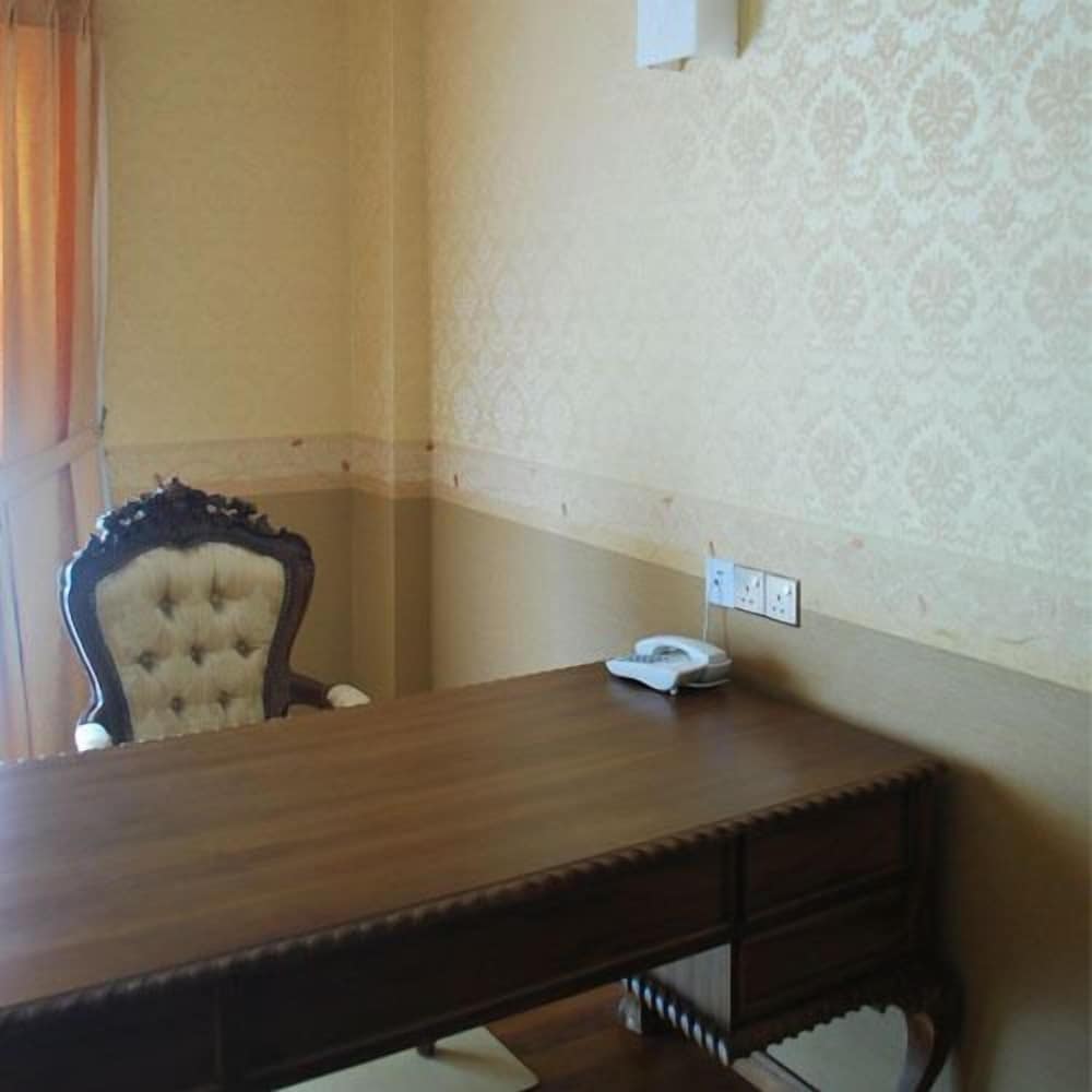 Mciti Suites