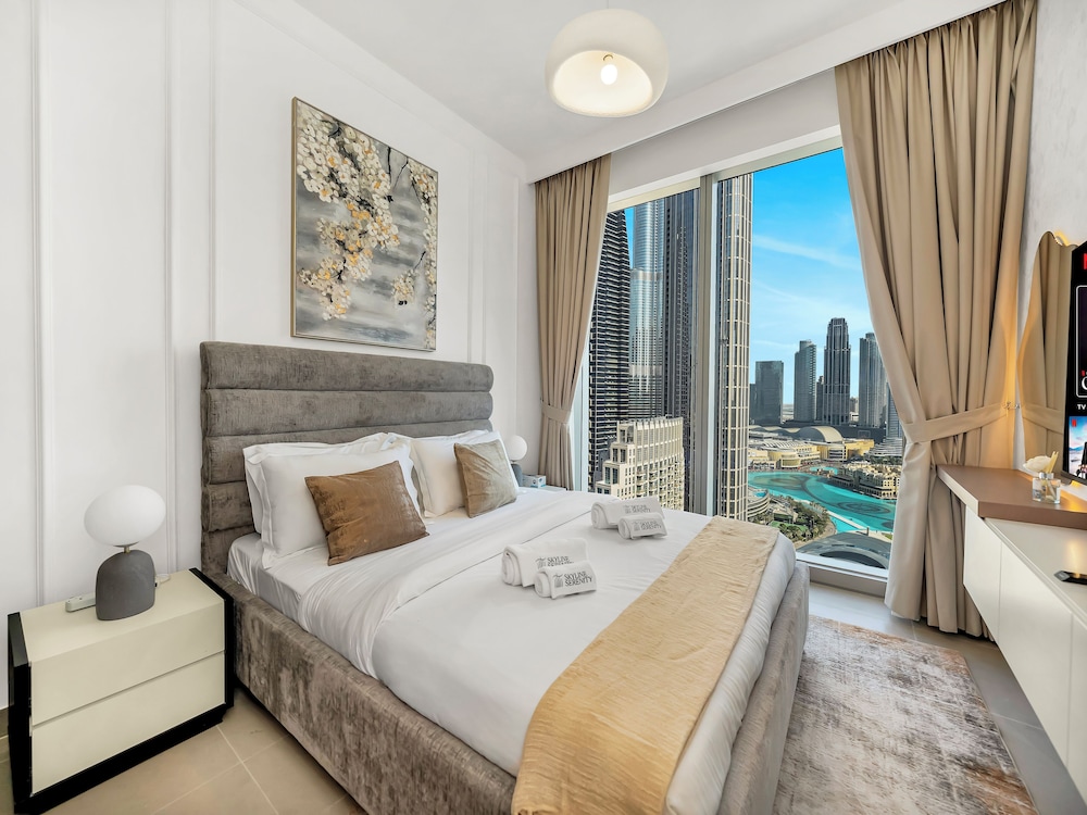 Skyline Luxury I Burj Khalifa & Fountain