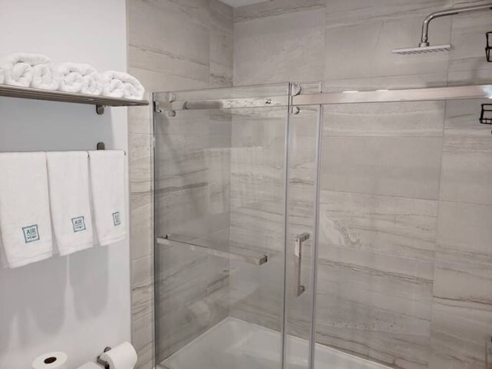 2001 Av. Beaconsfield