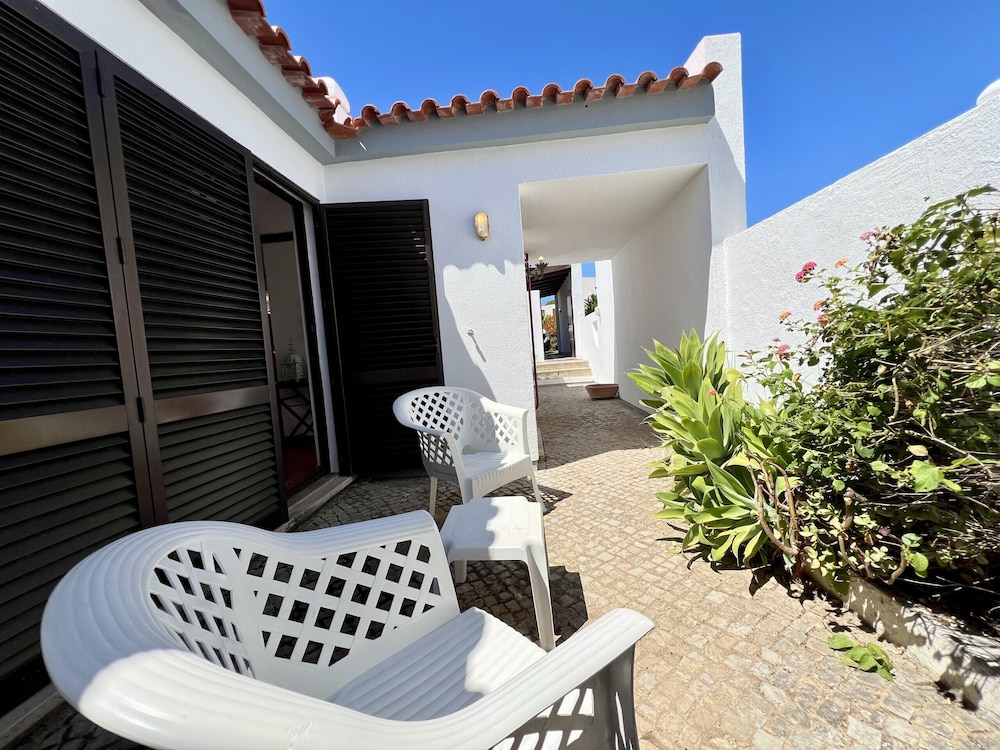 Vilamoura SUN Bright With Pool by Homing