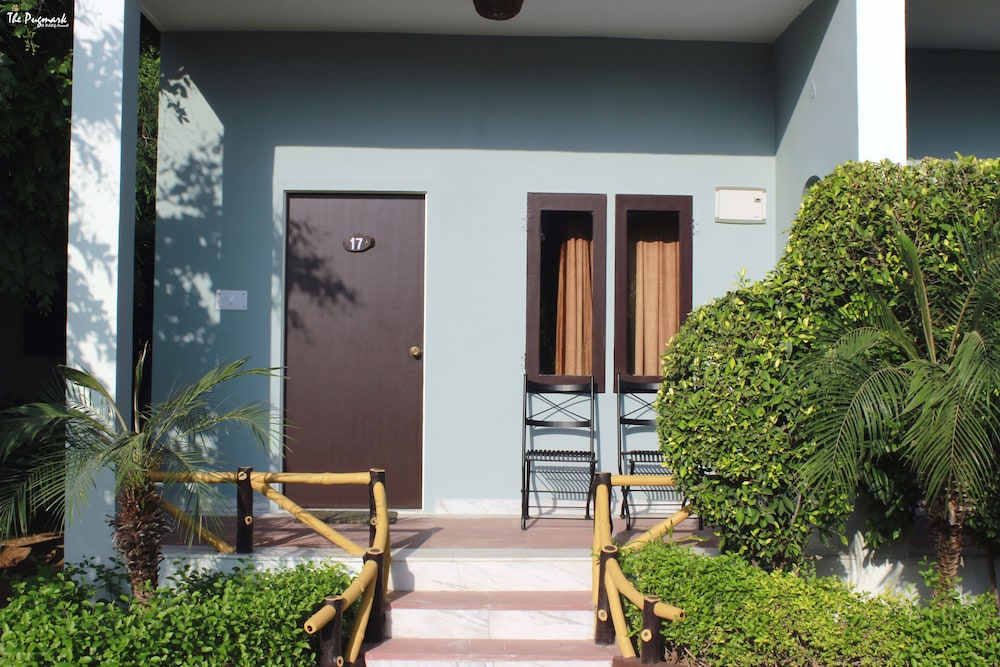 “ The Pugmark “ – A Wildlife Resort”