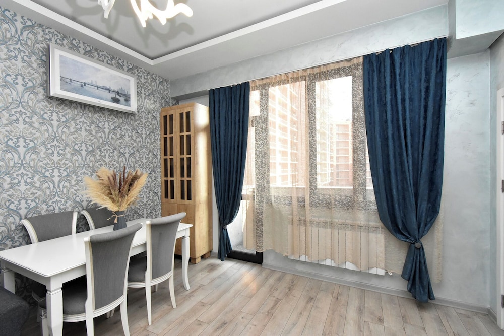 Teryan street apartment on 5 floor