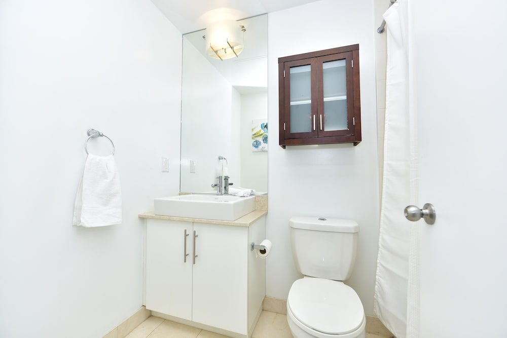 Sarkar Suites - Maple Leaf Square