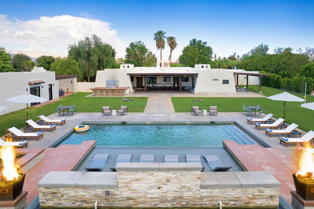 Starlight Estate by Avantstay 20 People Architectual Mansion w Pool Tennis Court Game Room