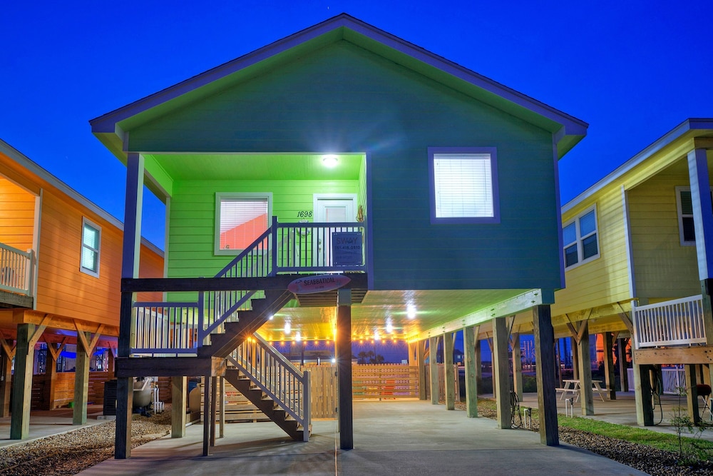Laid Back Lime by Avantstay Near Beach w Pool Complimentary Pool Warmer