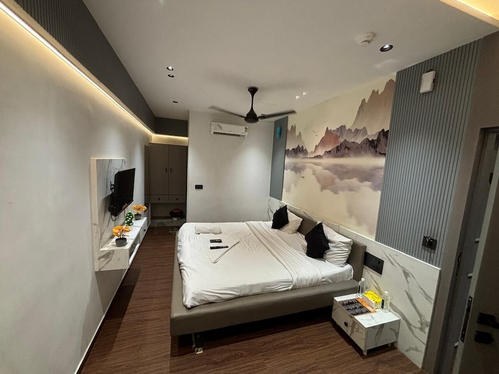 V Love Hotel