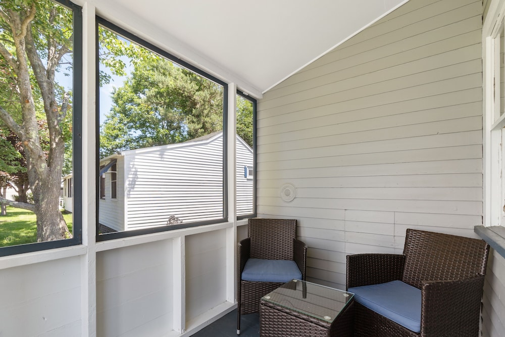 The Beaches Guest Rooms and Cottages