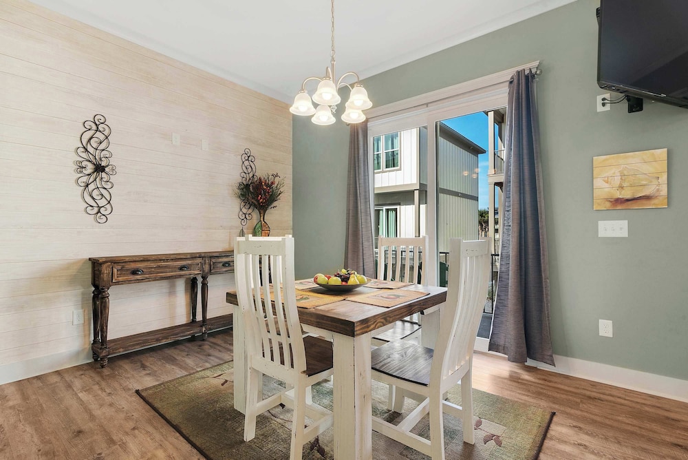 Little Lagoon Cottage for 8 - Free Activities