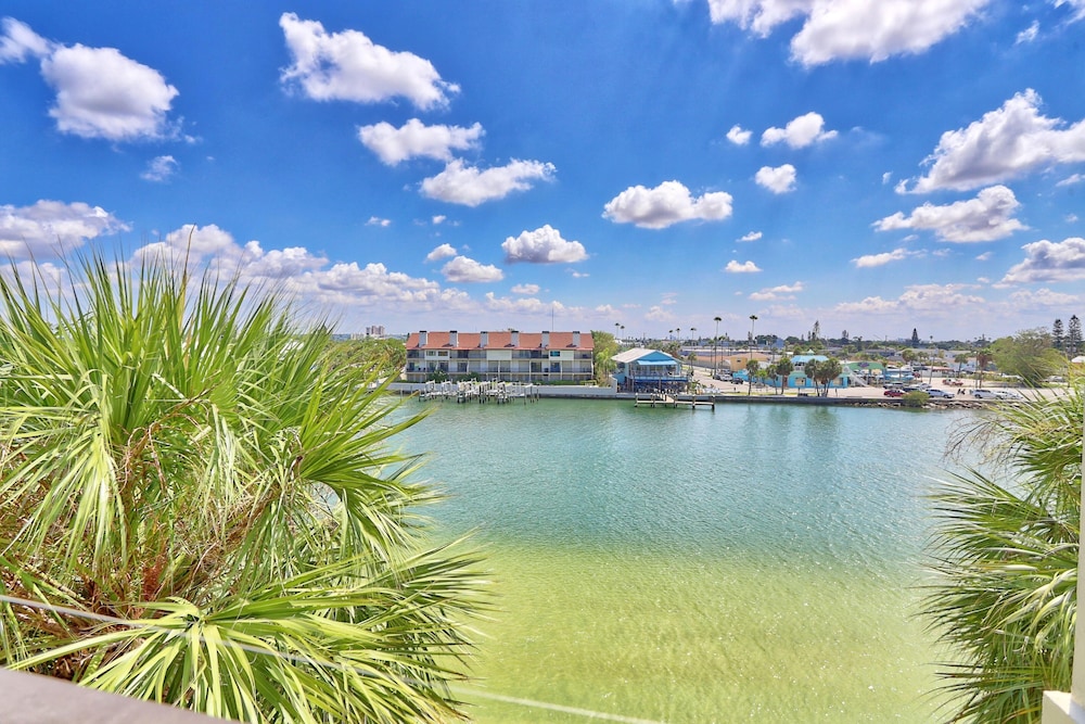 Land's End 3-403 Bay Front - Premier
