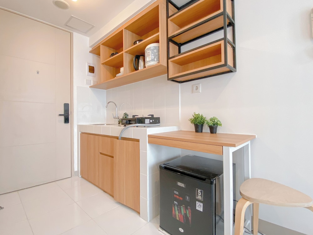 Wooden Style Studio At Apartment Tokyo Riverside Pik 2