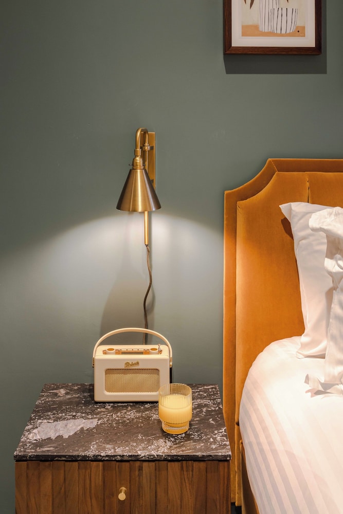 Waterside Living I Luxe Apartments
